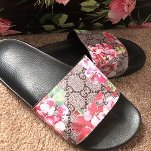 AUTHENTIC GUCCI SLIDES